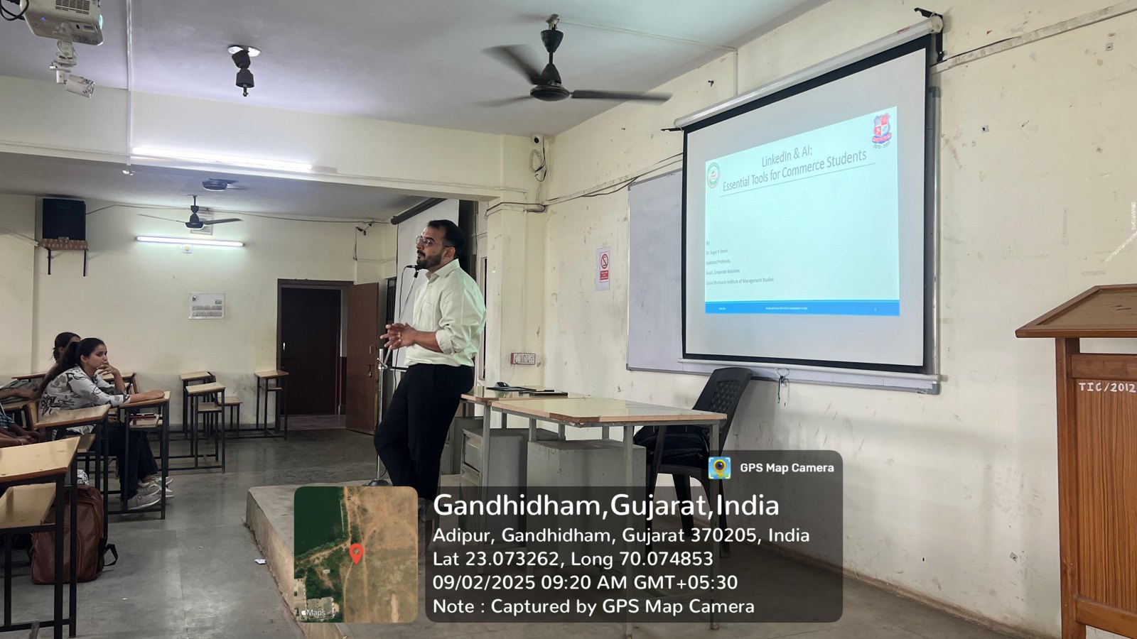 LinkedIn and AI session for commerce students